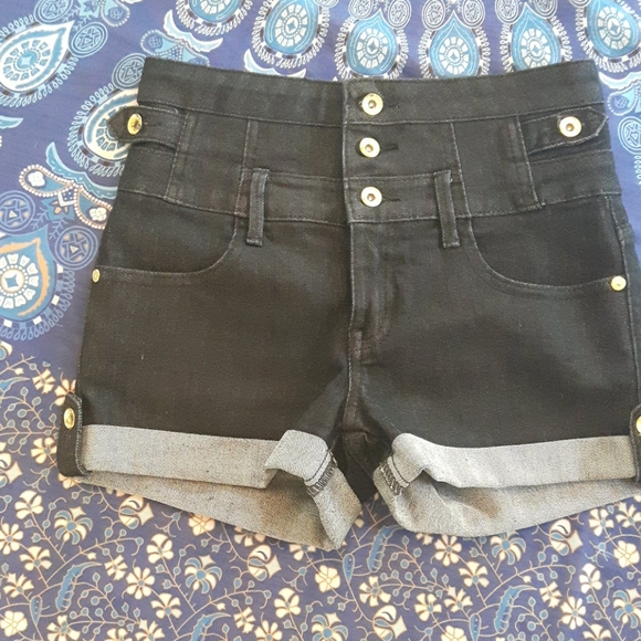 size 3 NWOT Seductions high waisted shorts - Picture 8 of 13